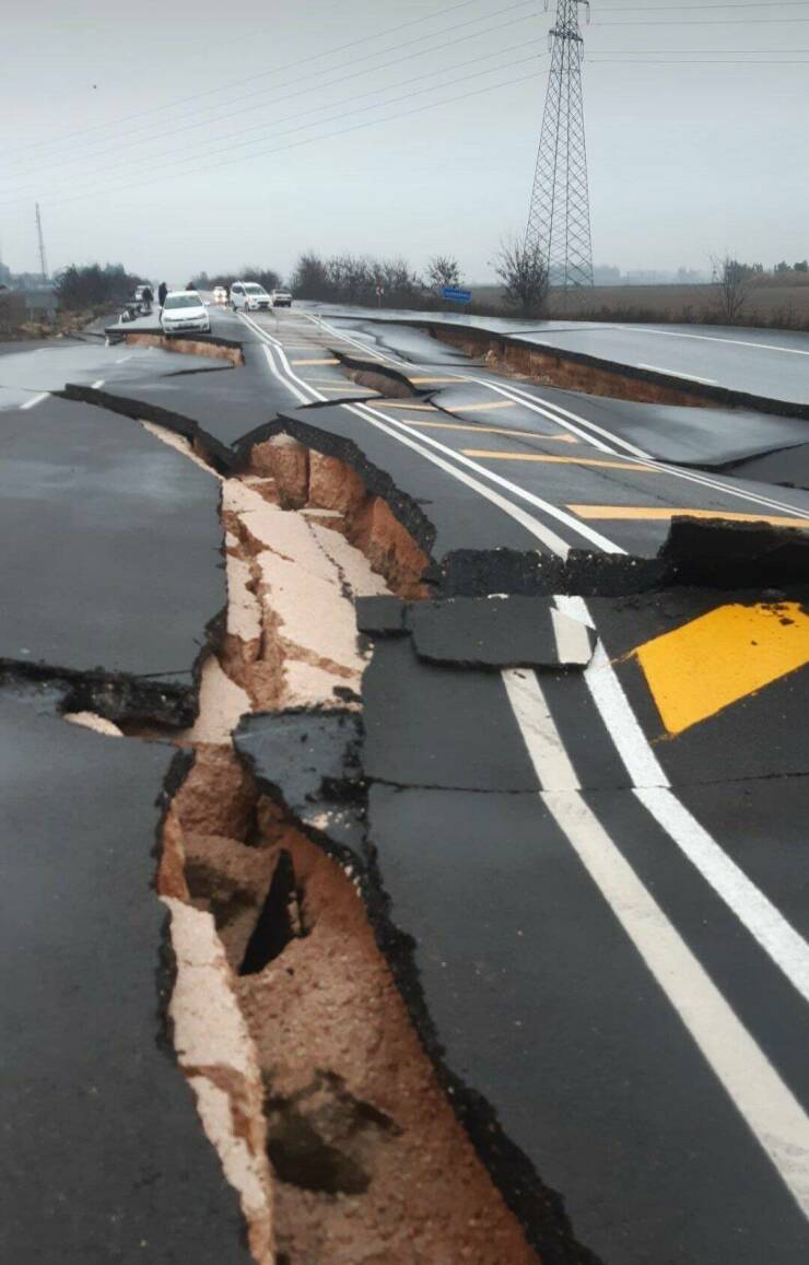 cool random pics - Earthquake - W