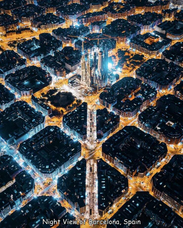 cool pics and photos - barcelona from above - Many 14 Icoce Night View of Barcelona, Spain Poin