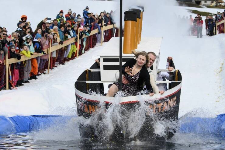 cool pics and photos - waterslide competition in jaun switzerland - Anic