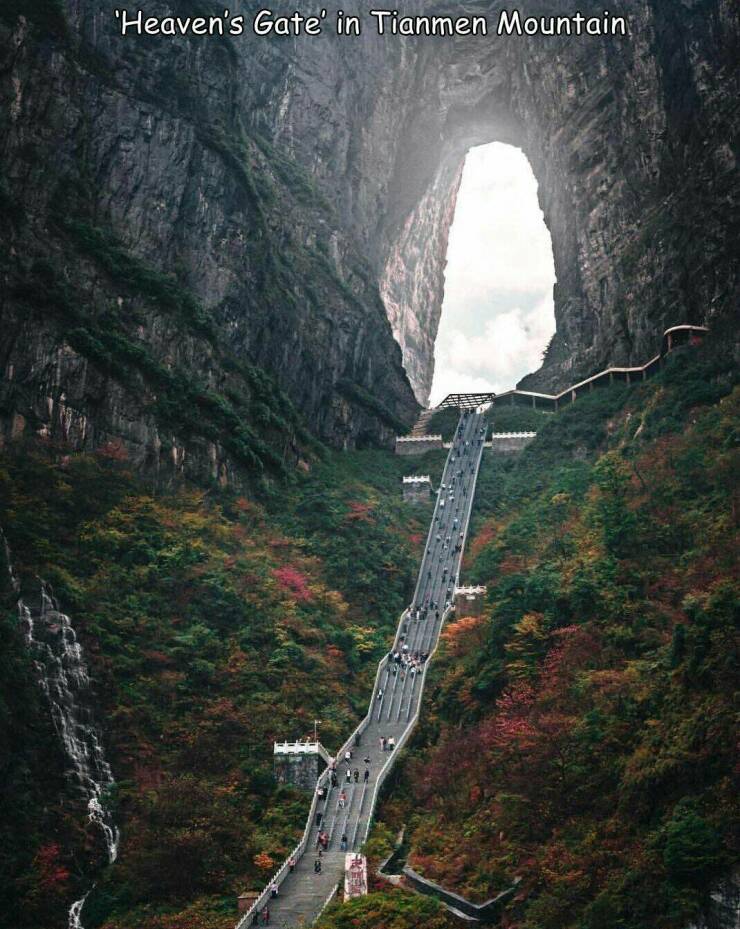 cool pics and photos - china heaven gate - 'Heaven's Gate' in Tianmen Mountain