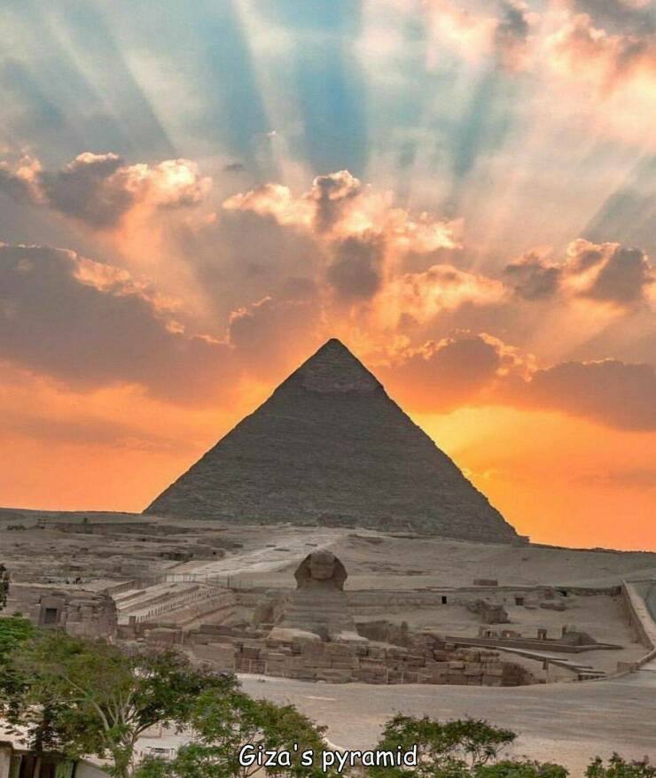 random pics and photos - giza pyramids - Rad Giza's pyramid