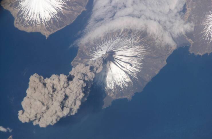 funny pics and cool photos -  volcanoes from space