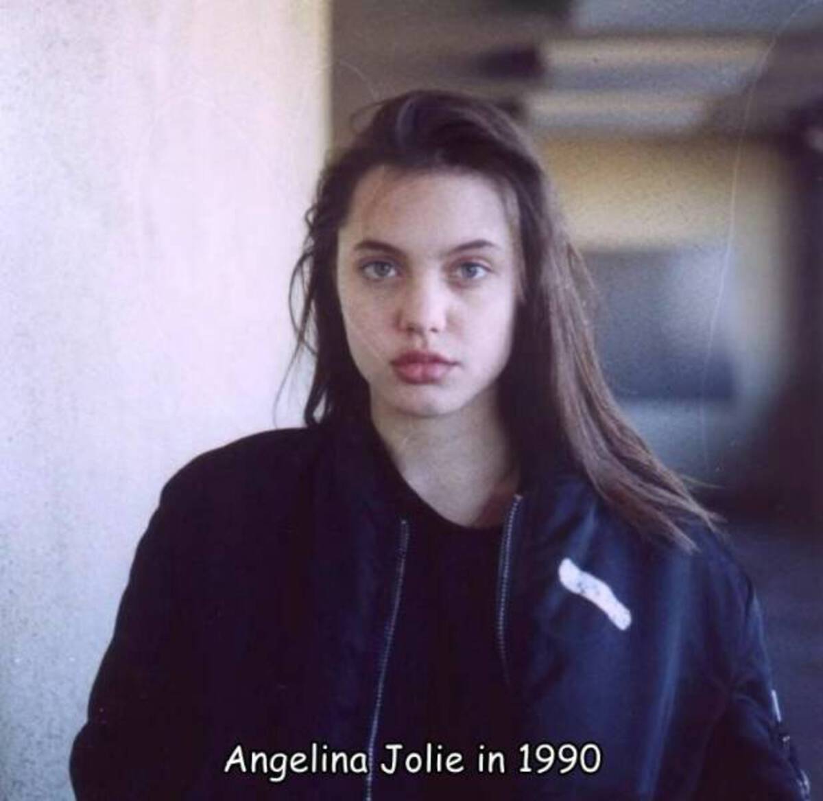 angelina jolie young - Angelina Jolie in 1990