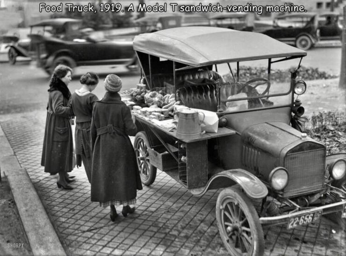 ford model t foodtruck - Shorpy Food Truck, 1919. A Model T sandwichvending machine. 22656