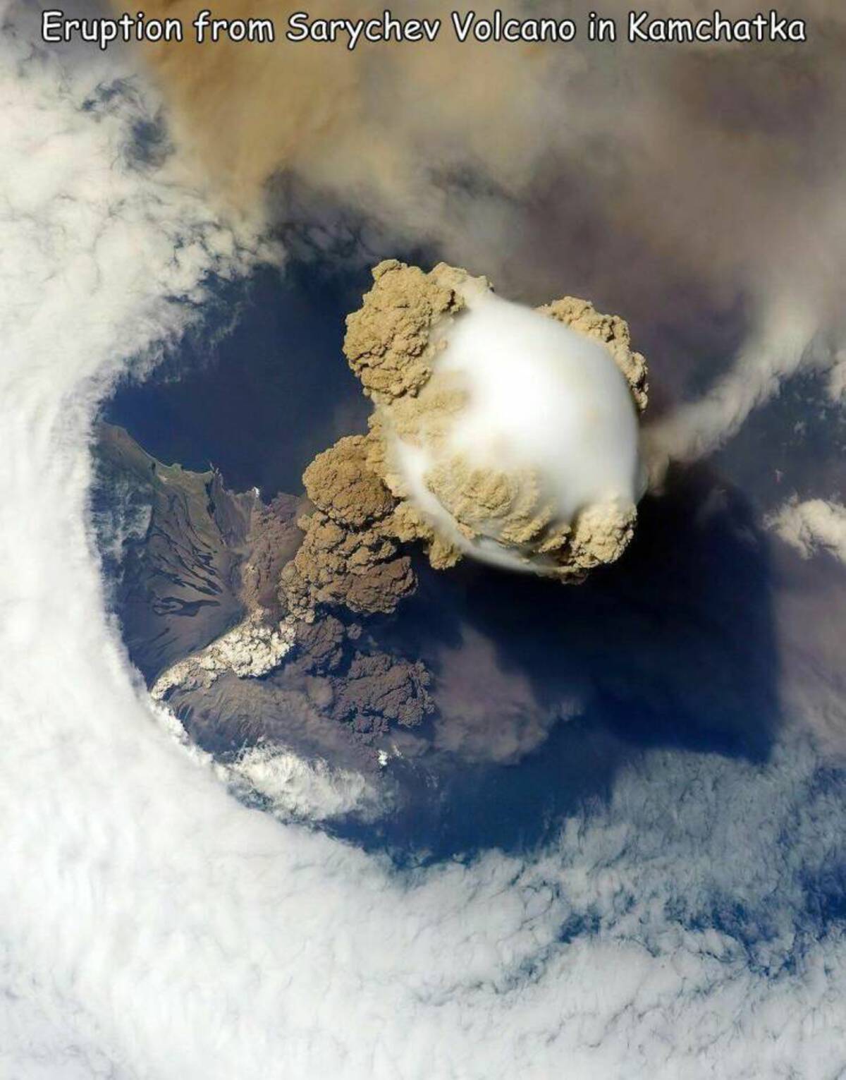 volcanic eruptions from space - Eruption from Sarychev Volcano in Kamchatka