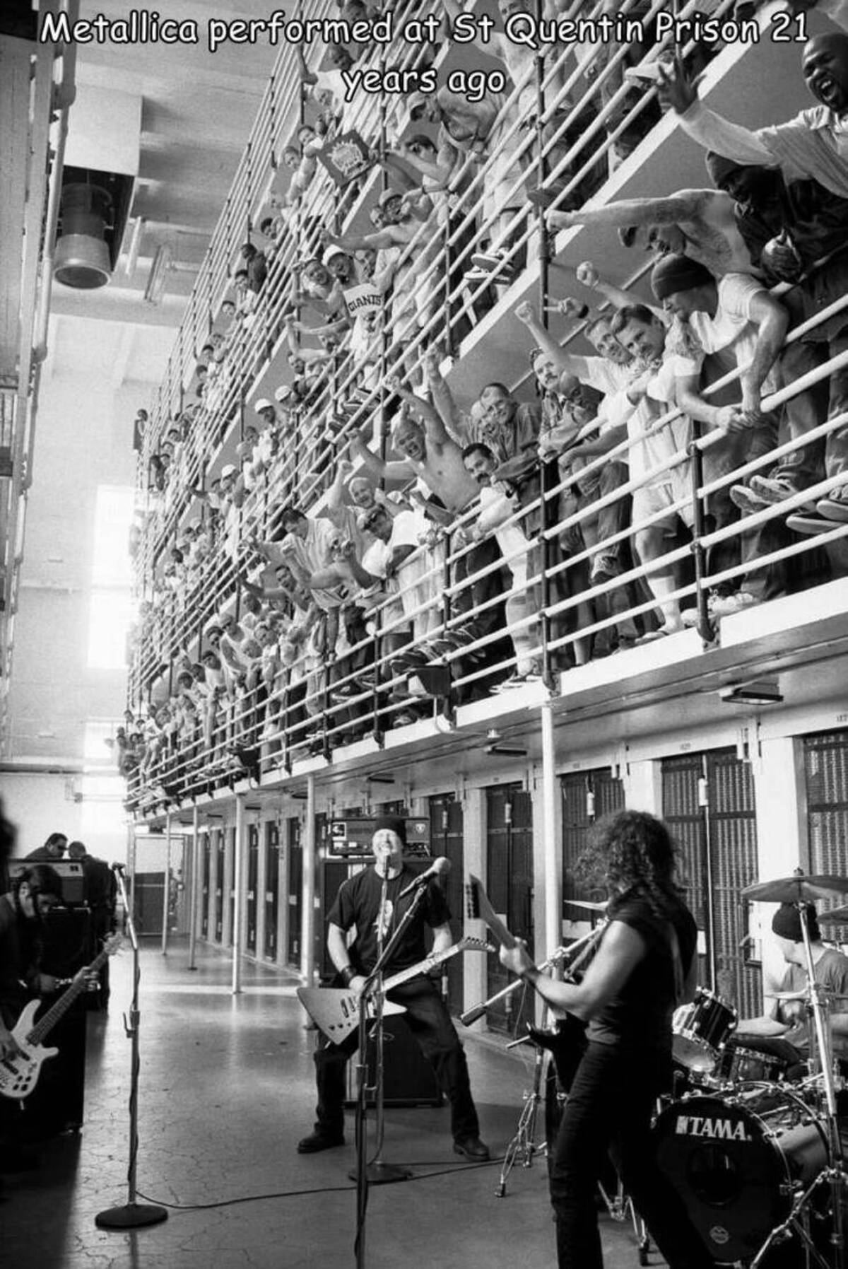 metallica playing in prison - Metallica performed at St Quentin Prison 21 years ago Clants Tama 187