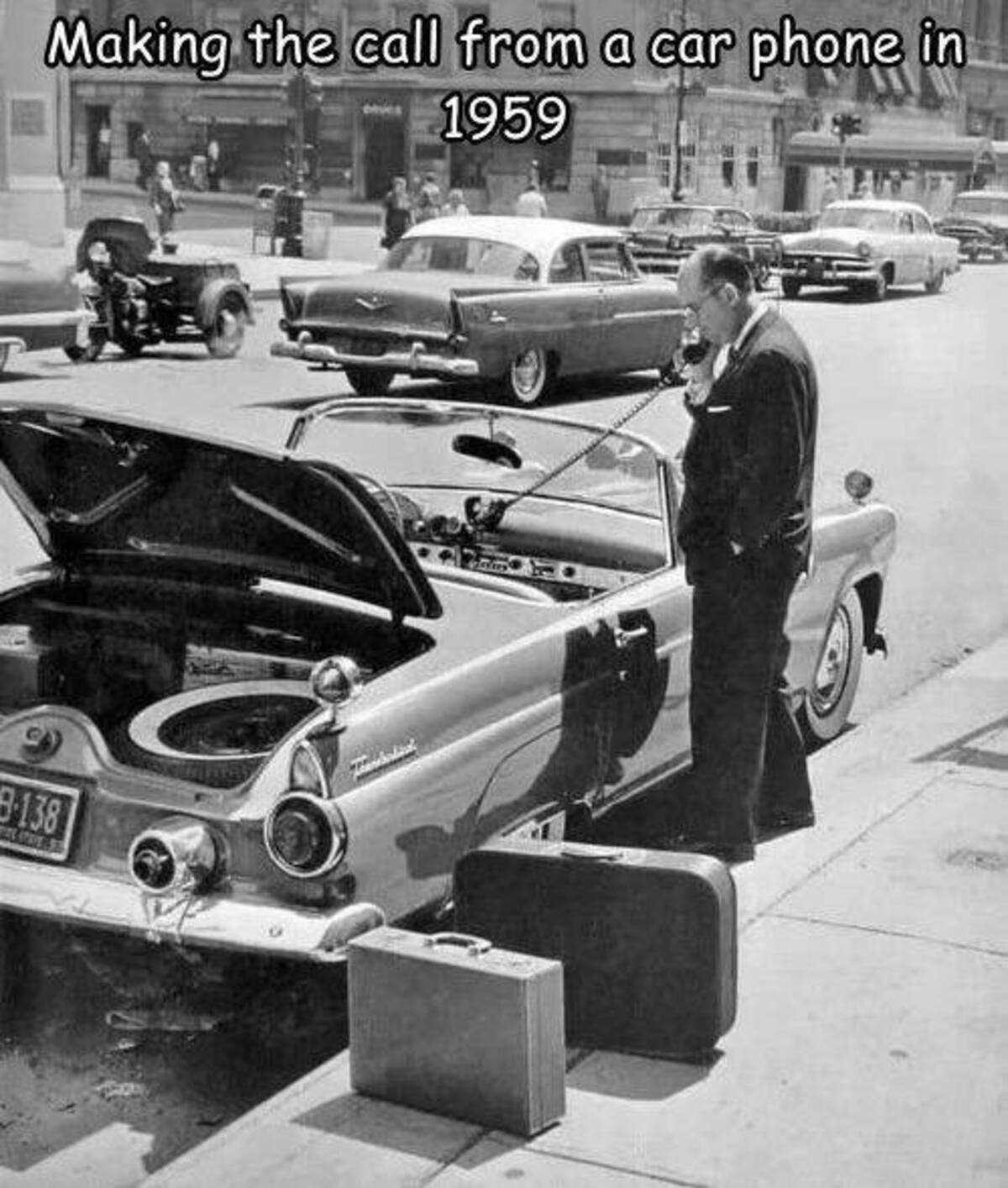 1959 usa - Making the call from a car phone in 1959 B138