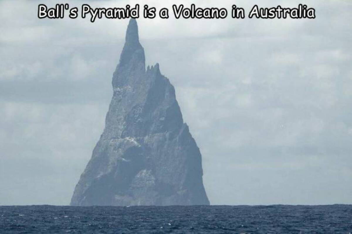 sea - Ball's Pyramid is a Volcano in Australia