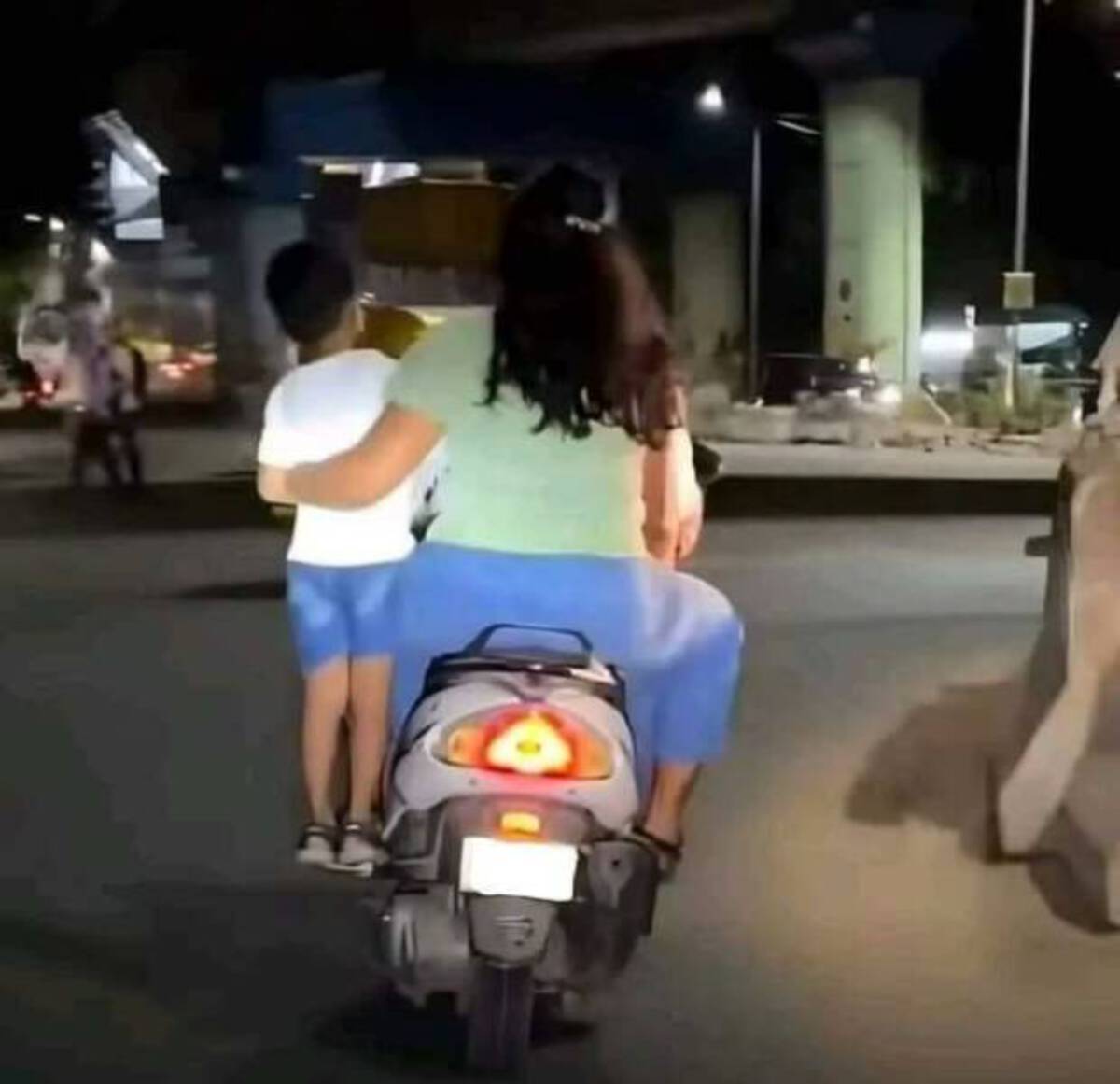 new video of a bengaluru scooter has gone viral on social media