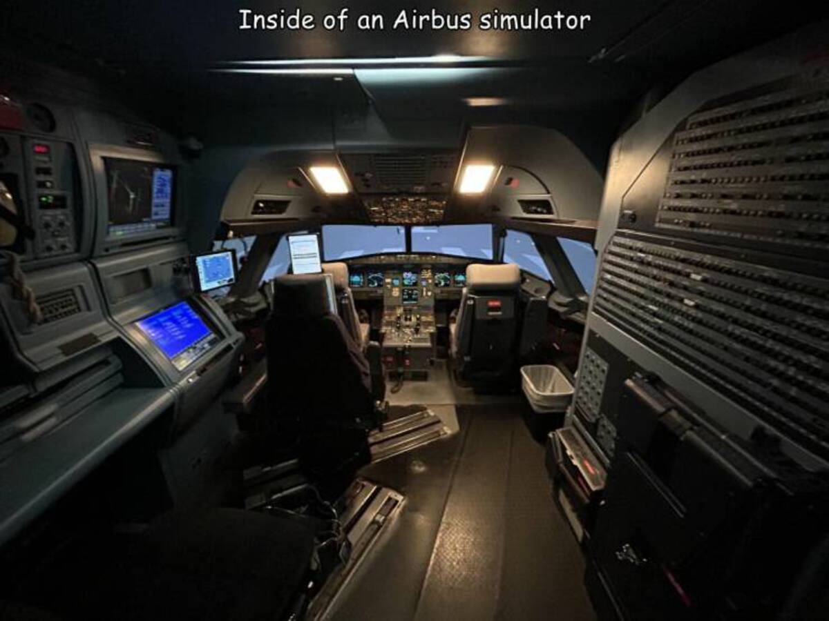 airliner - Inside of an Airbus simulator