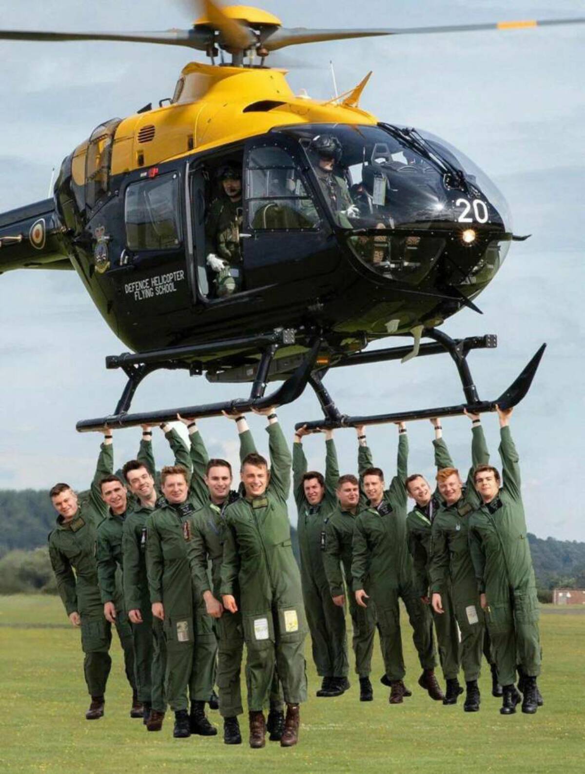 helicopter rotor - Defence Helicopter Flying School 20 20