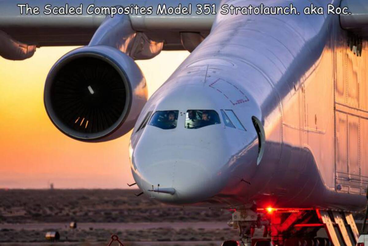 airbus a320 family - The Scaled Composites Model 351 Stratolaunch. aka Roc. 11