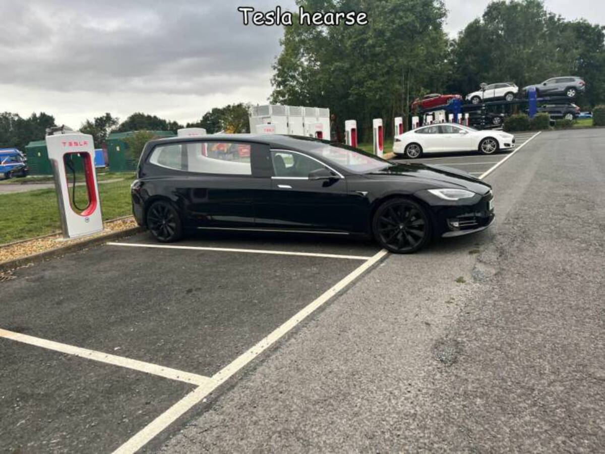 mazdaspeed3 - Table Tesla hearse