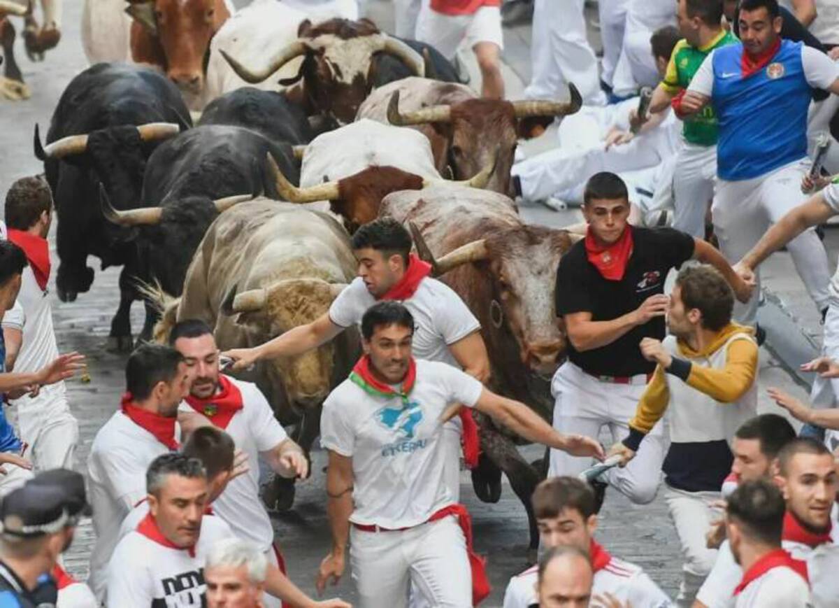 Running of the bulls - Kera