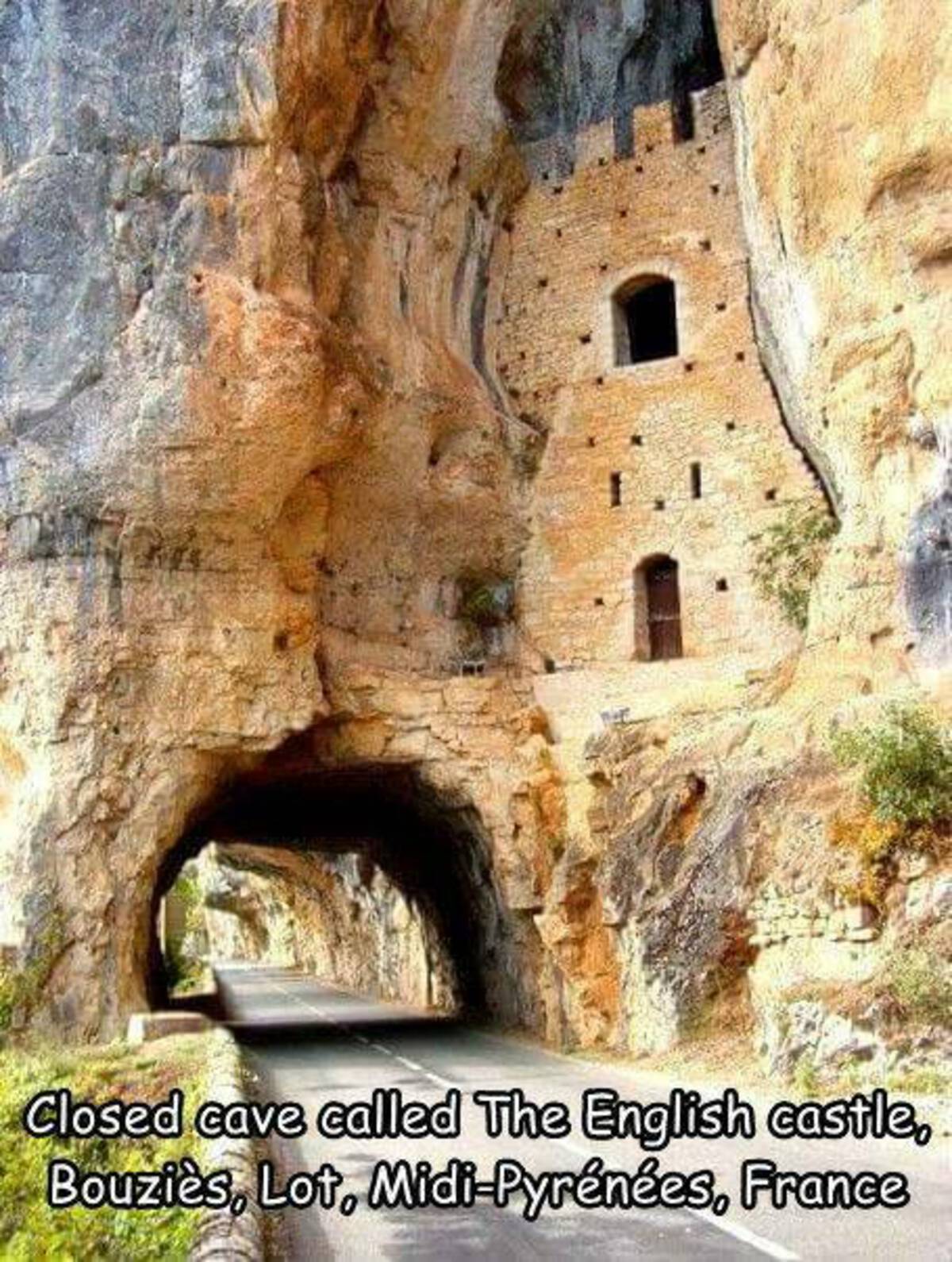 cliff dwelling - Closed cave called The English castle, Bouzis, Lot, MidiPyrnes, France