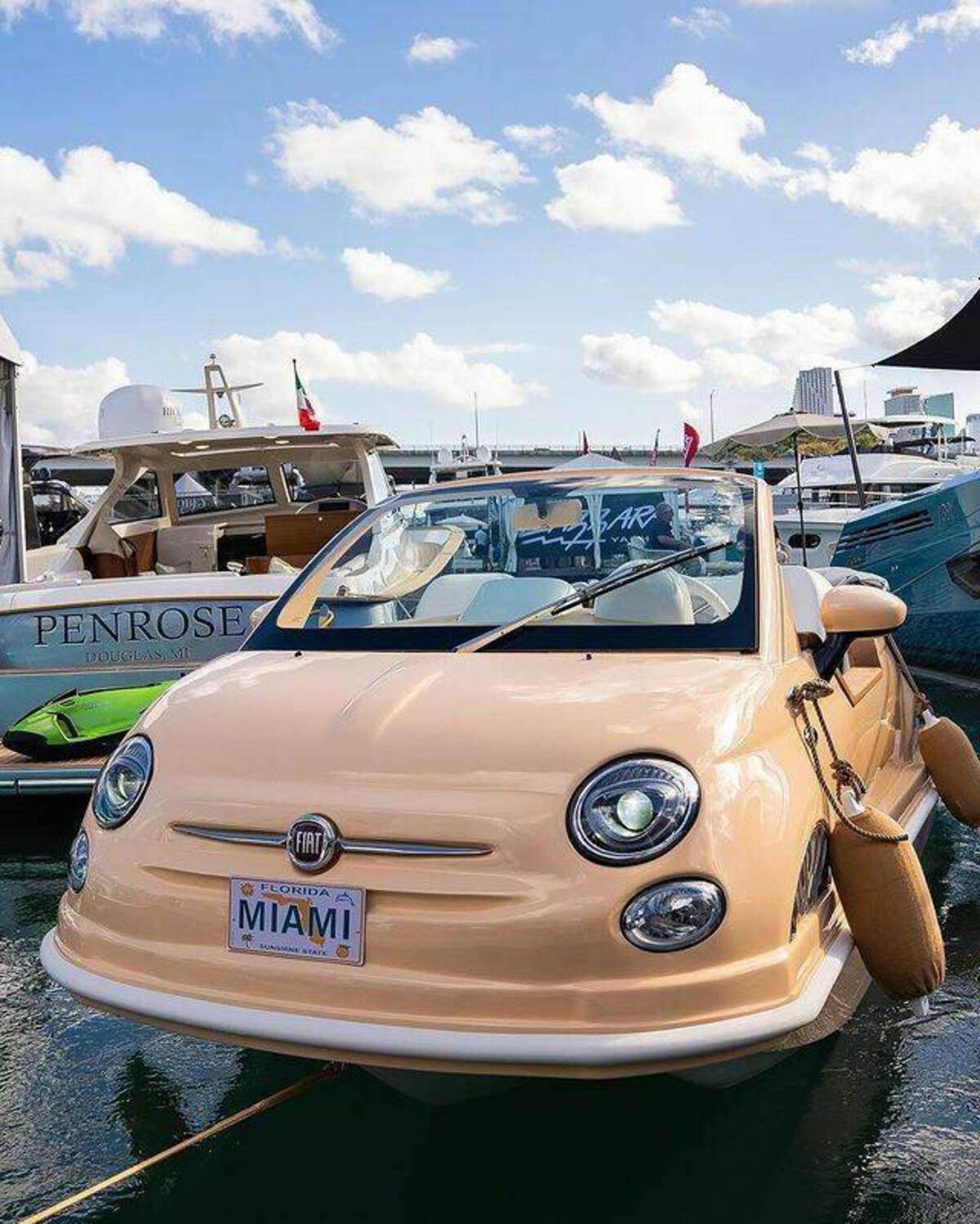 bateau fiat 500 - Ric Penrose Douglas, M Fiat Esda Miami Sunsmine Stank Bar