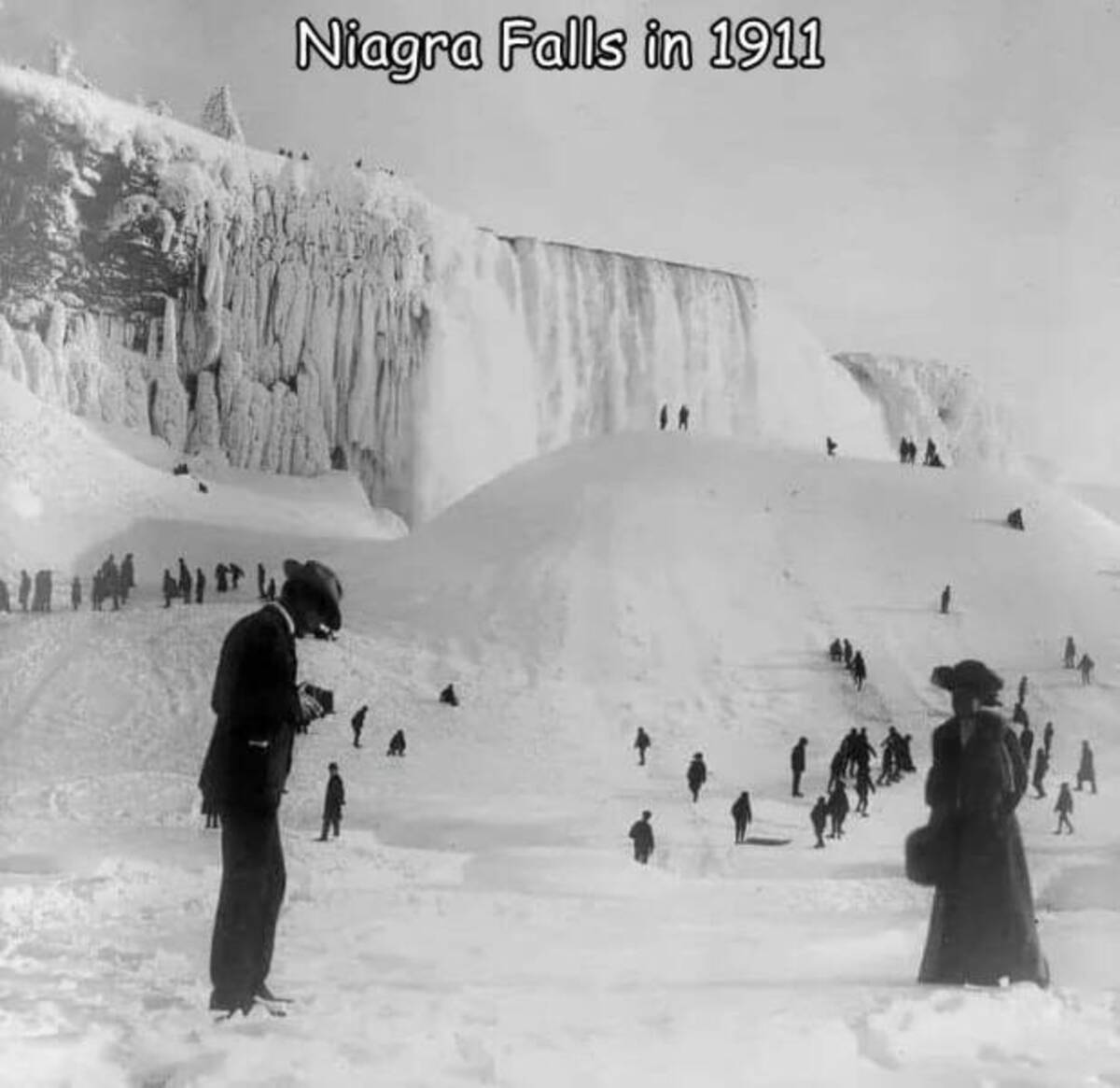 niagara falls frozen 1911 - Niagra Falls in 1911