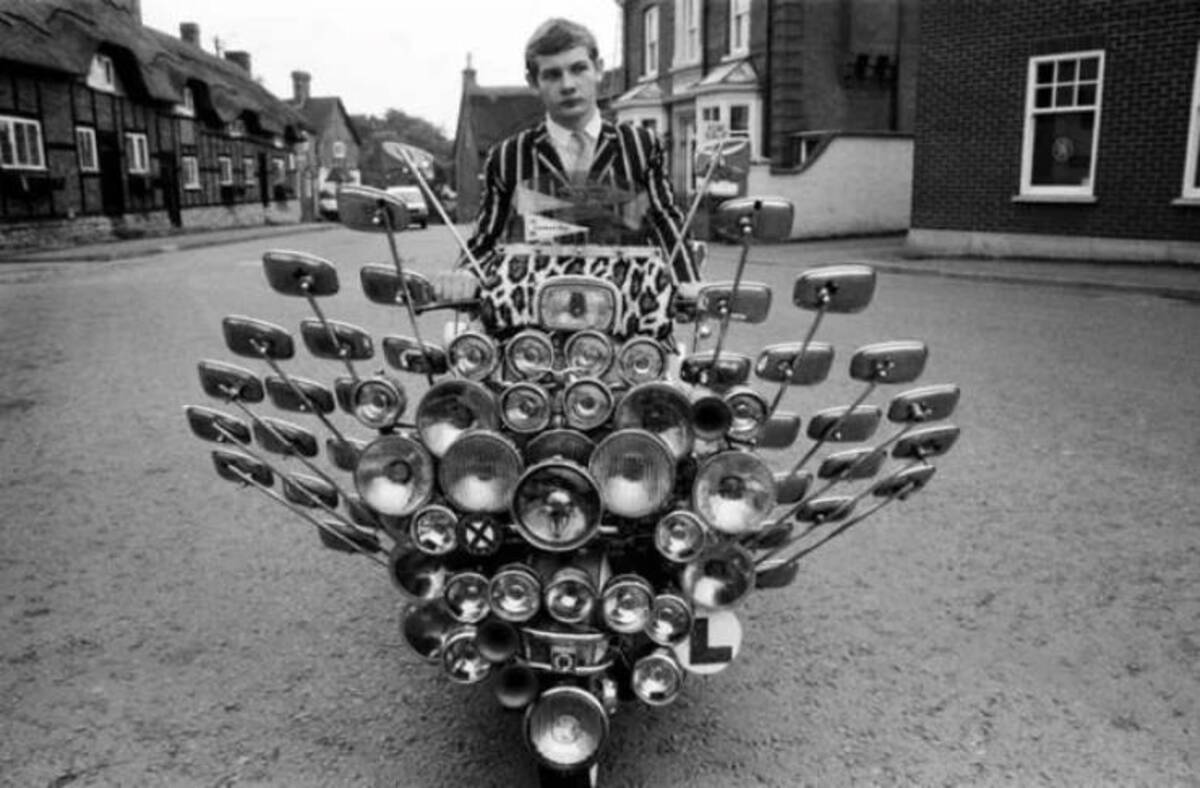 lambretta with mirrors -