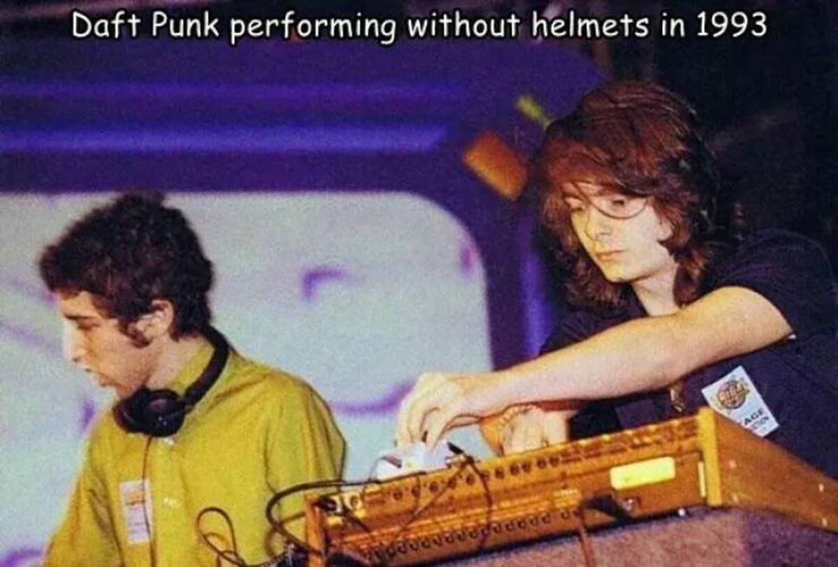 daft punk tribal gathering - Daft Punk performing without helmets in 1993 10 9164 Age Stion