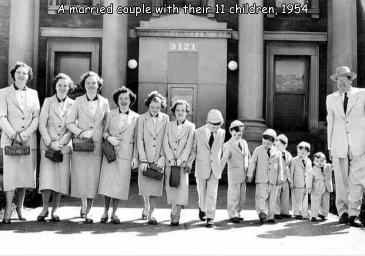 husband and wife with their eleven children palm sunday 1954 - A married couple with their 11 children, 1954 3121