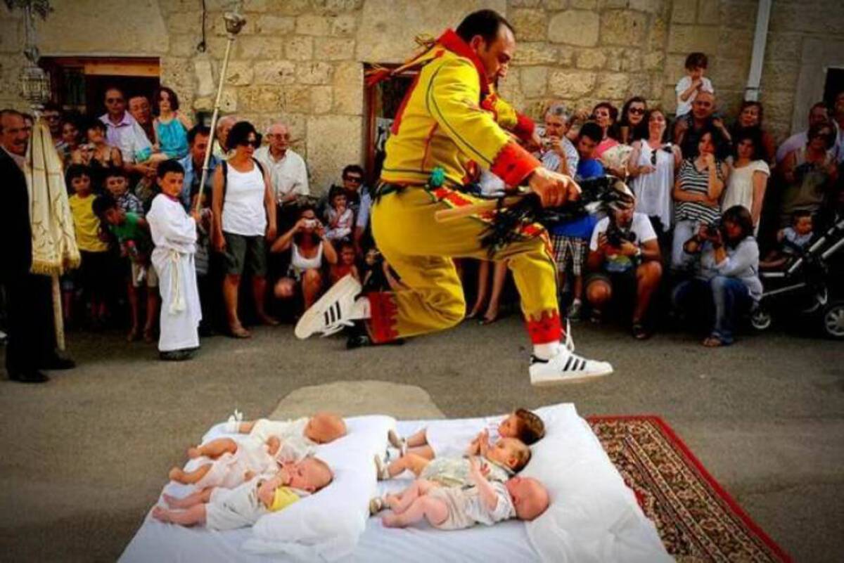 baby jumping spain