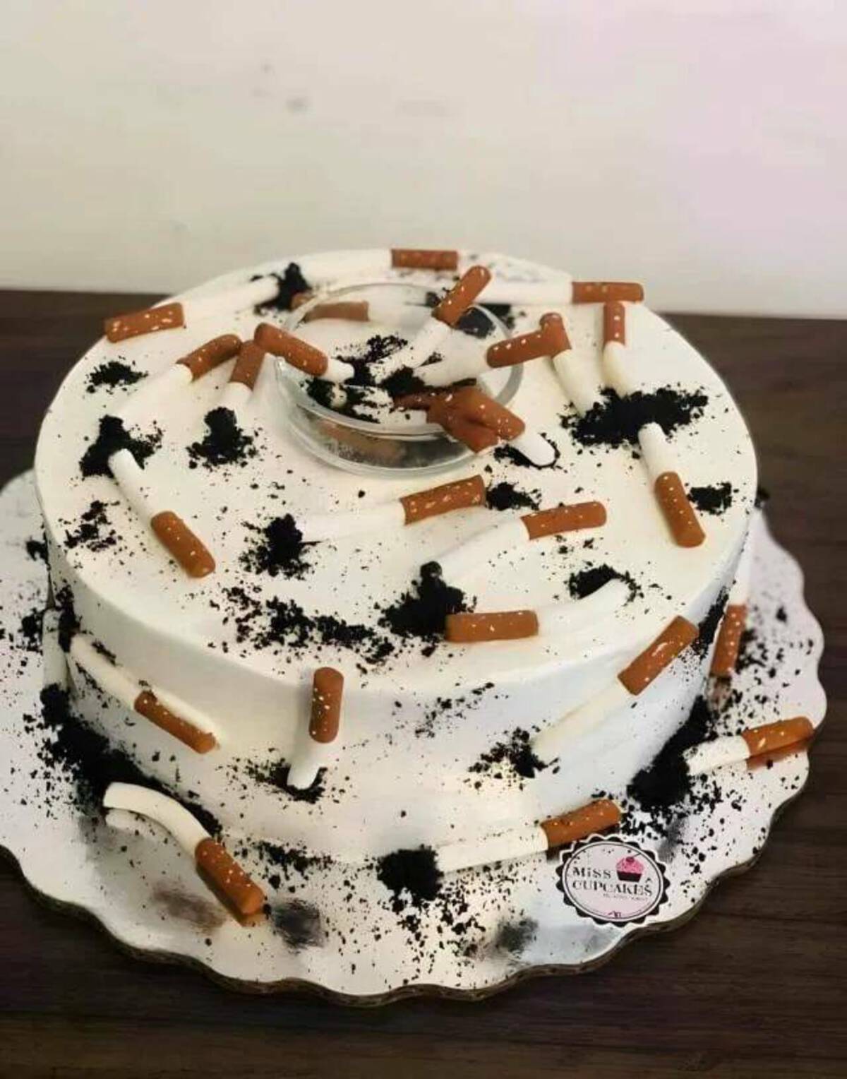 cigarette cake - Miss Cupcakes