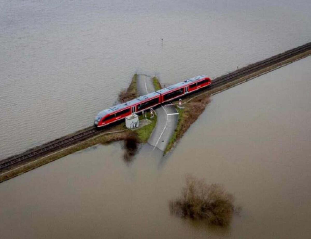 railroad crossing nidderau eichen