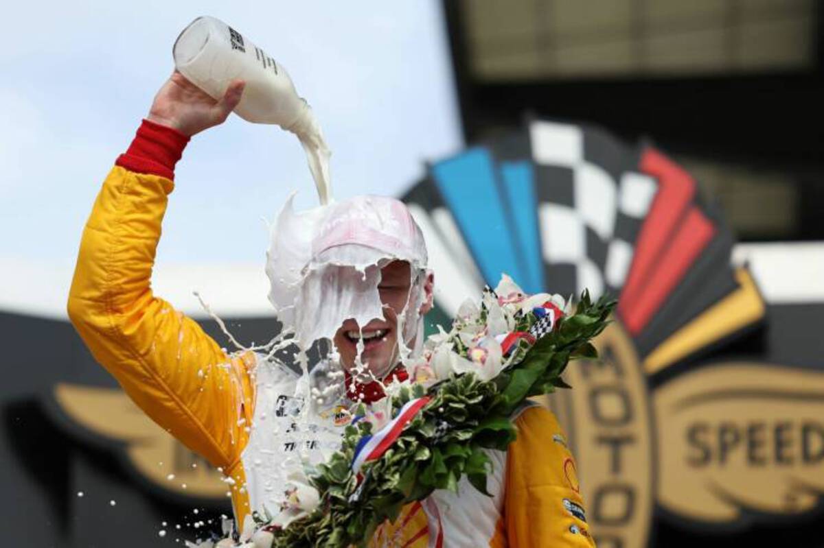 josef newgarden indy 500 milk - Tr Foto Speed