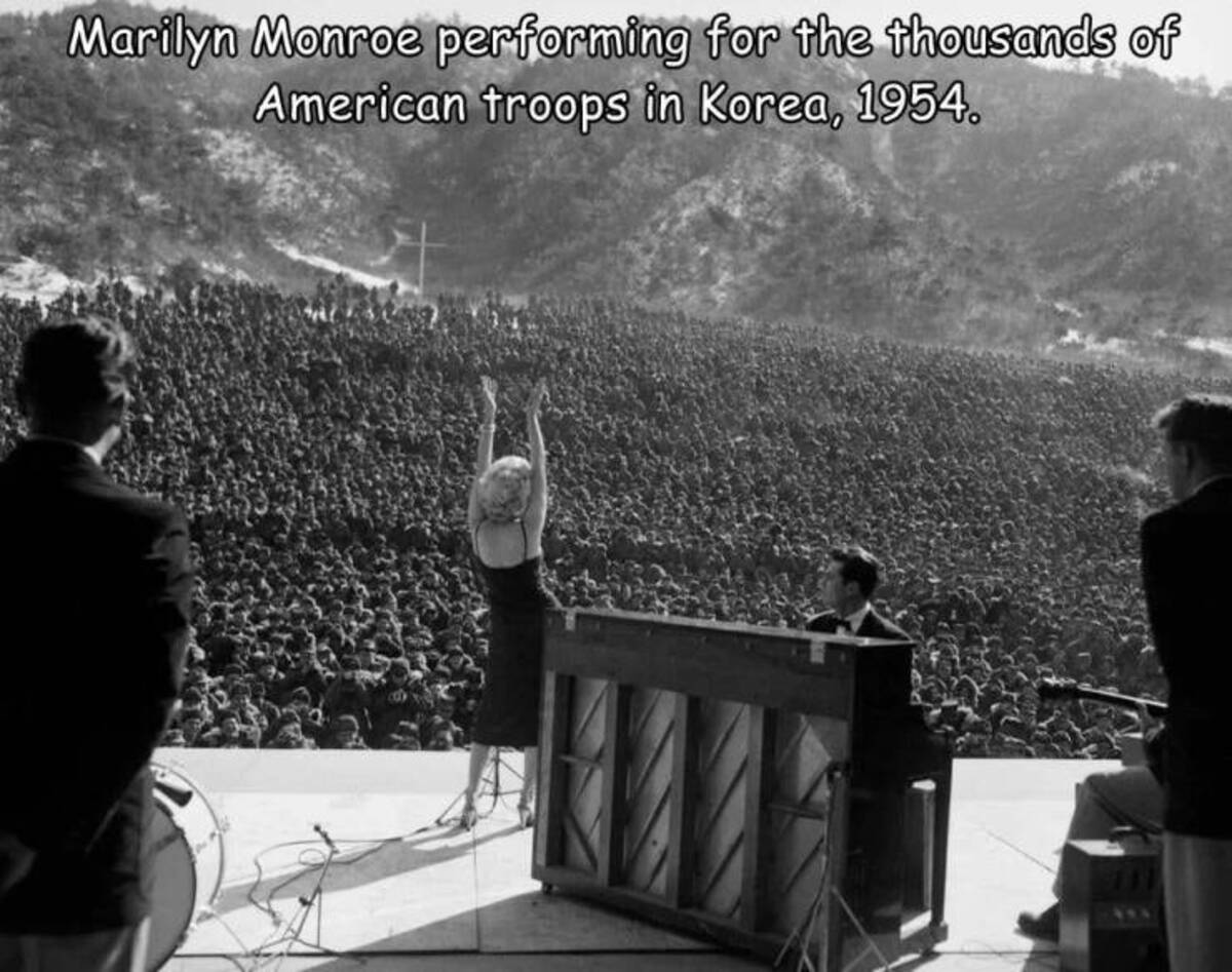 marilyn monroe korea crowd - Marilyn Monroe performing for the thousands of American troops in Korea, 1954.