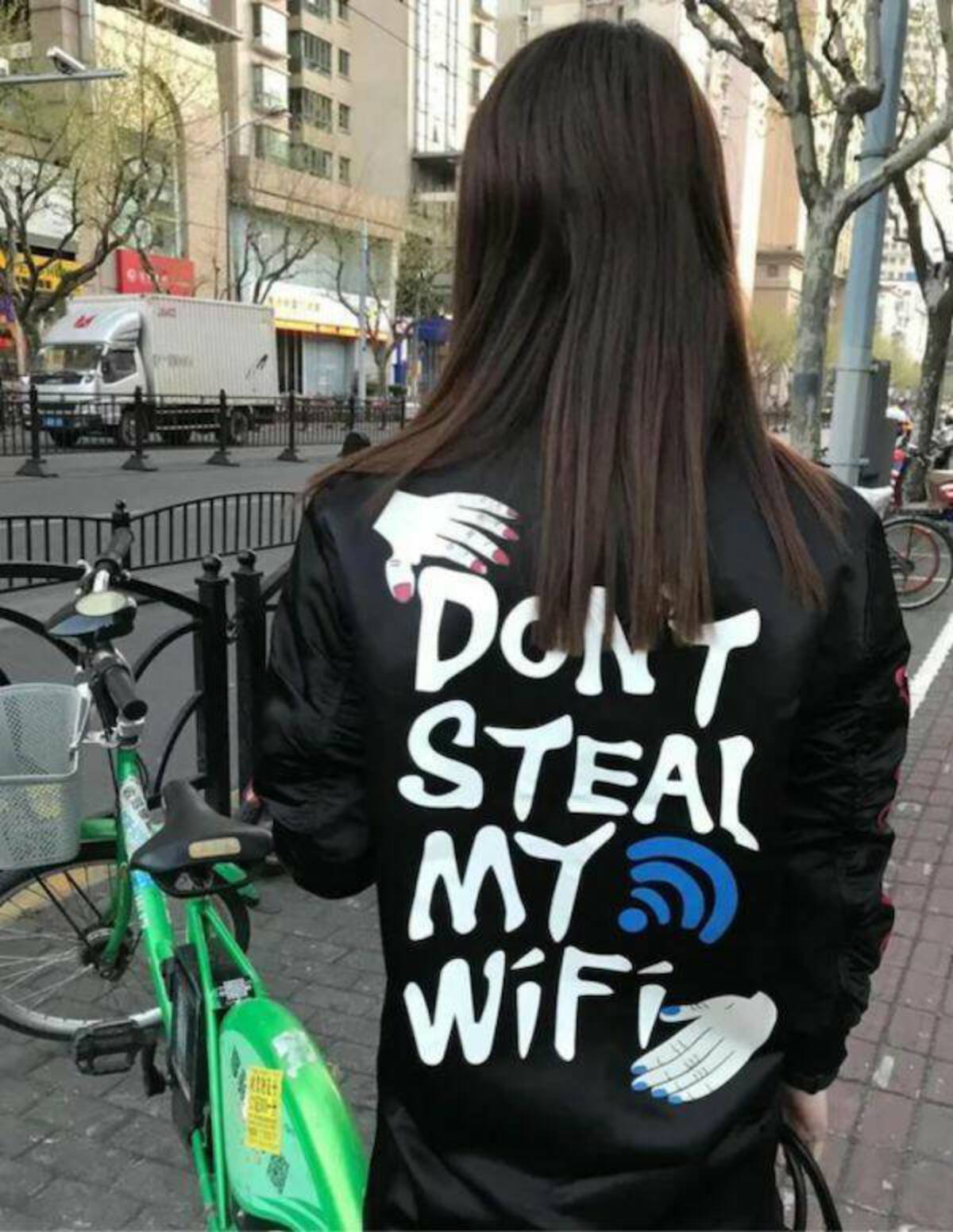 girl - Dcht Steal My WiFi