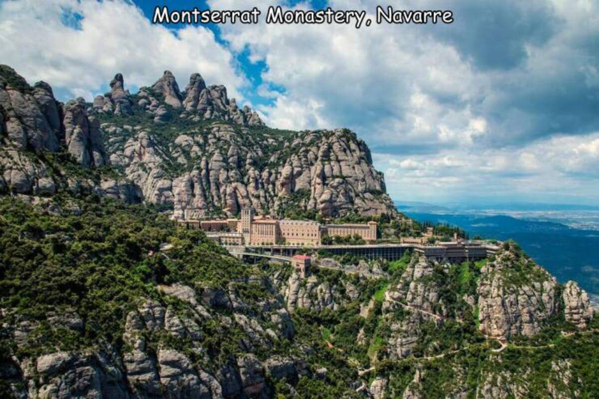 montserrat españa - Montserrat Monastery, Navarre