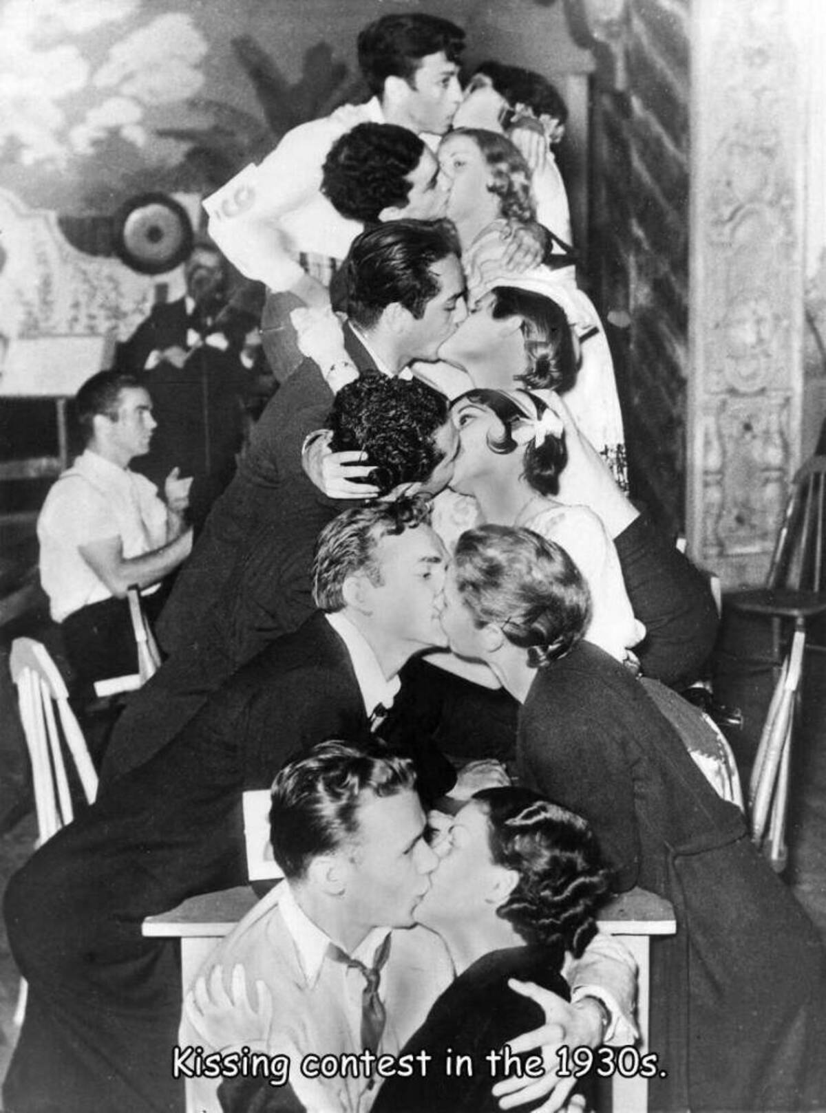 1920s kissing competition - Kissing contest in the 1930s.