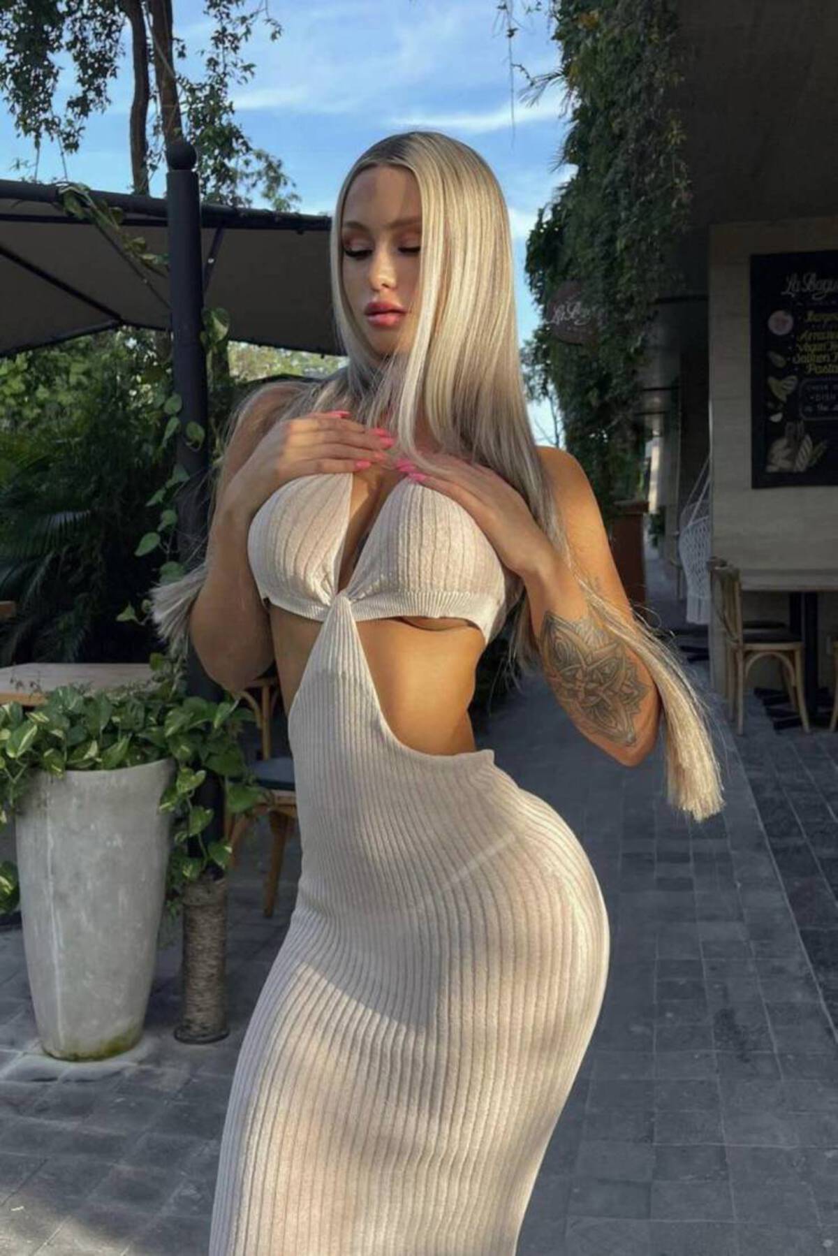 Slinky Tight Dresses Are Lit!