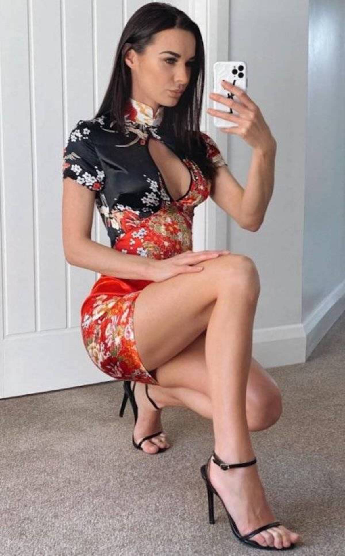 36 Fine Hotties For Your Entertainment