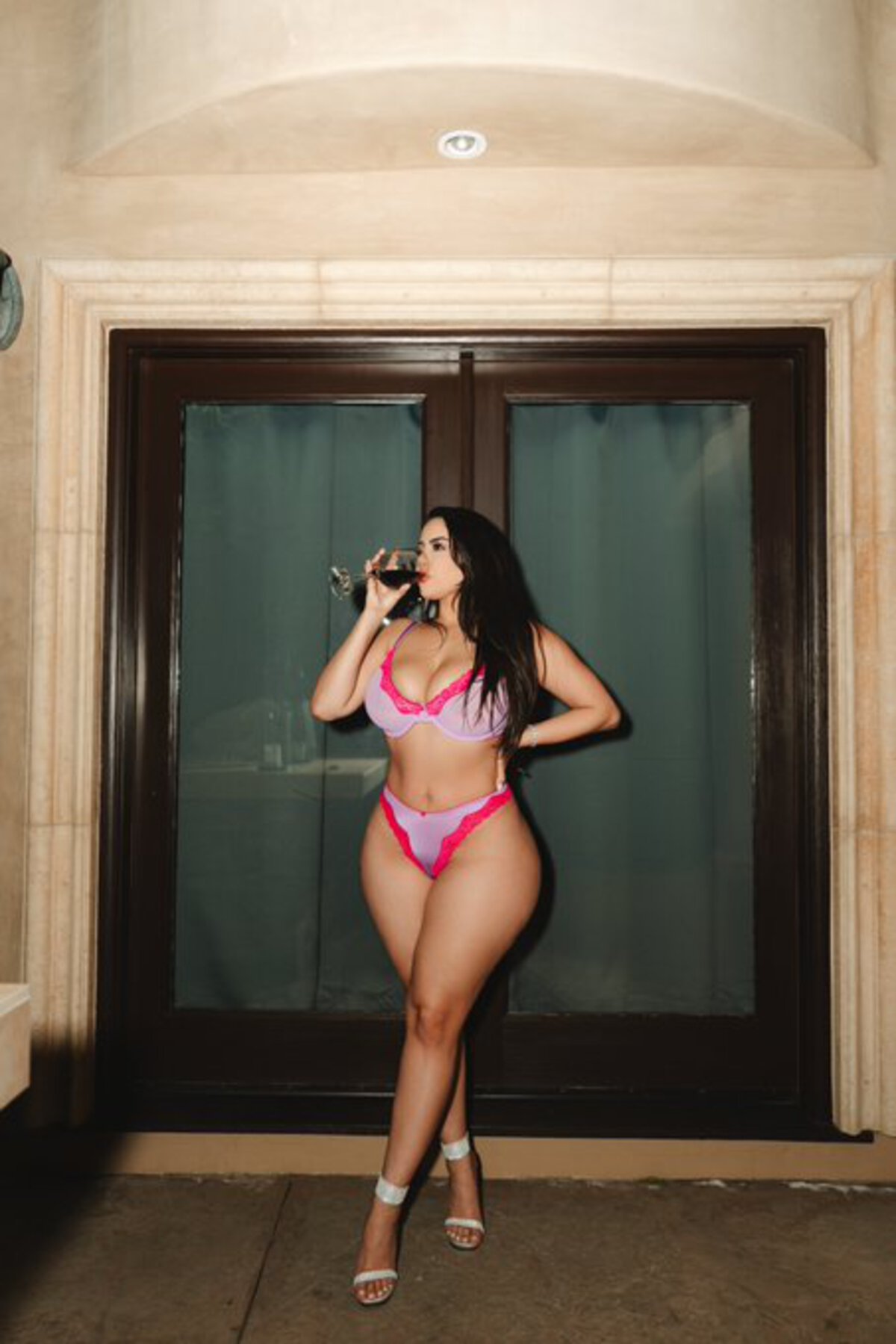 27 Examples Big Breasts Are Gods Gift To Men!