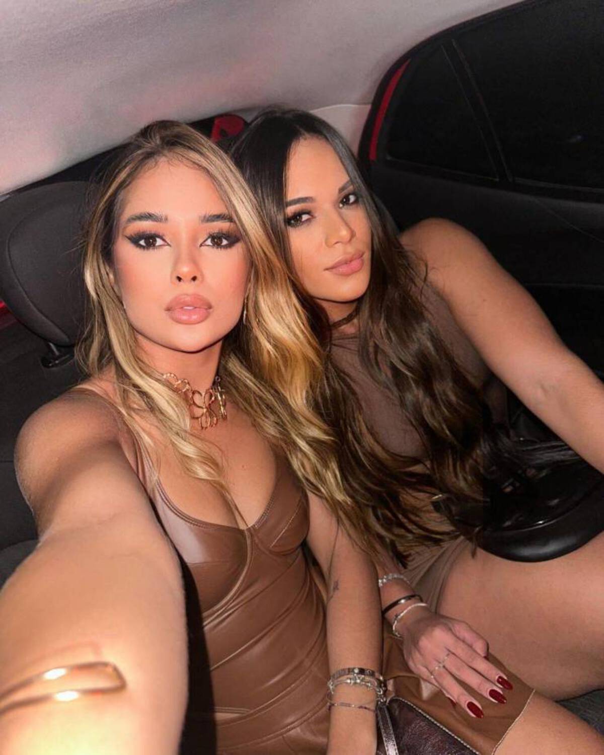 51 sEXY bABES tO pONDER oN!