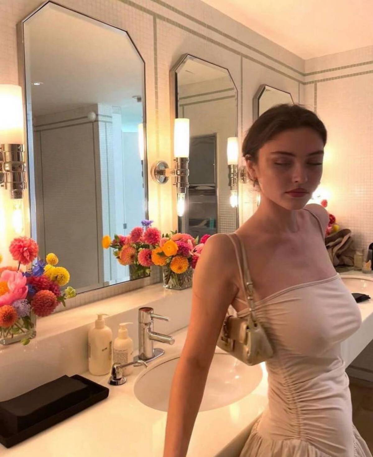 51 sEXY bABES tO pONDER oN!