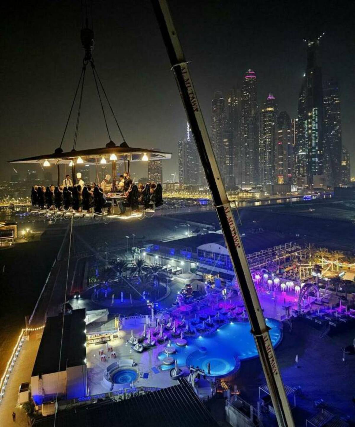 35 Fresh Pics and Memes to Kickstart Monday