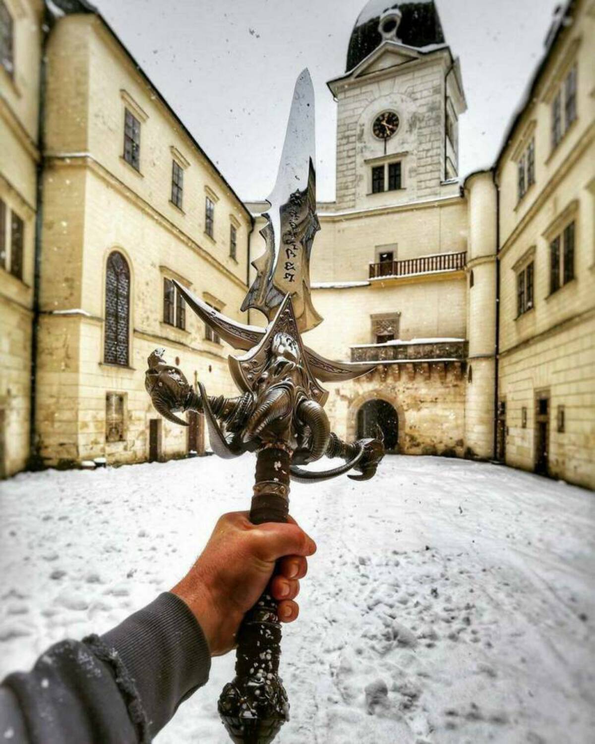 35 Fresh Pics and Memes to Kickstart Monday