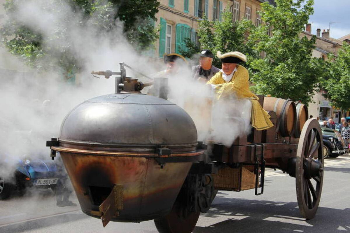 34 Choice Pics and Memes For Your Weekly Pleasure