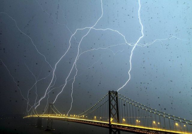 bay bridge lightning