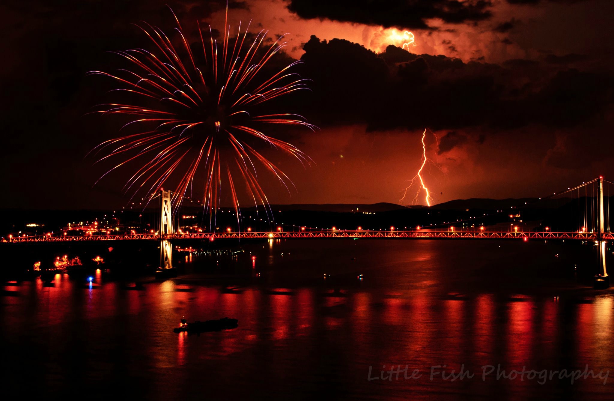 lightning bolt fireworks - Ain .Mn Intima Mananananan Anima Veniam Iniai Little Fish Photography
