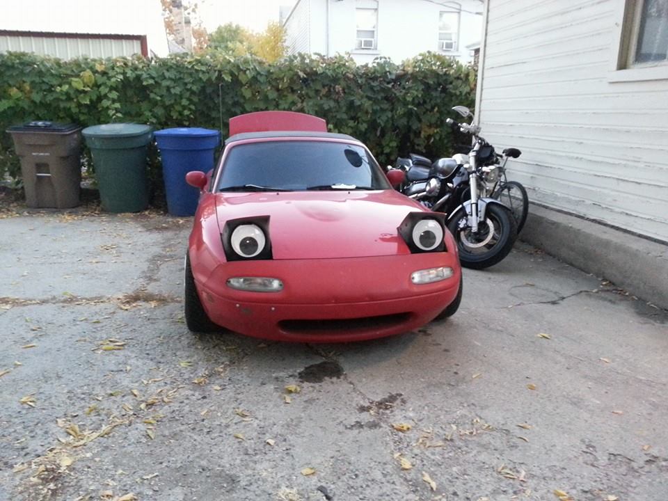 giant googly eyes on car