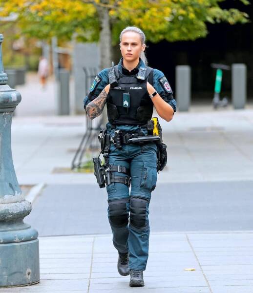 monday morning randomness - lithuanian police officer