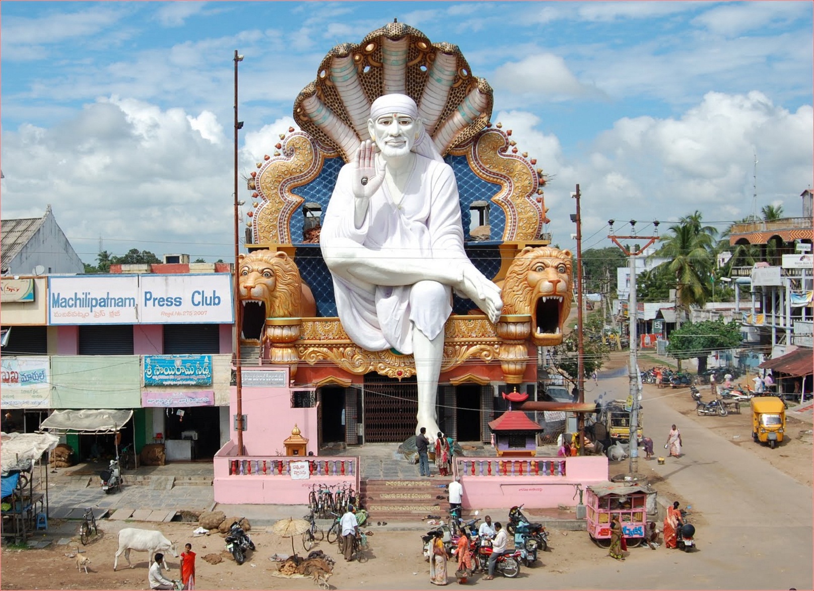 Statue of Shirdi Saibaba 54 ft