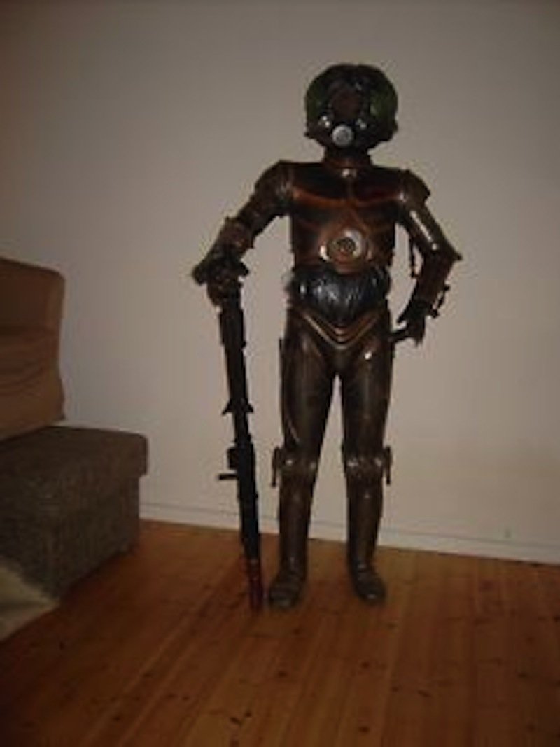 Someone dropped 2,300 on this recreation of Star Wars 4-LOM droid costume