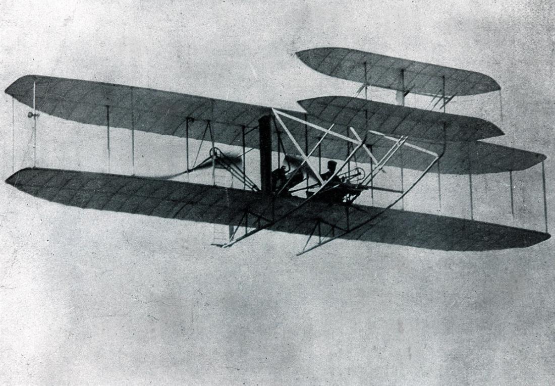 1903 Wilbur and Orville Wright fly the first powered airplane