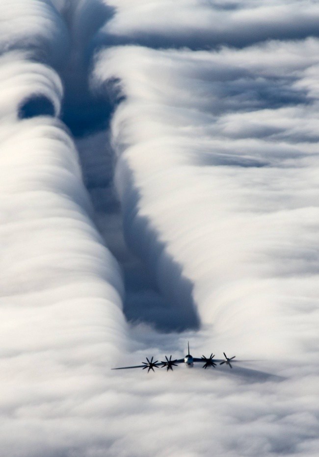 Slipstream of the strategic bomber Tu-95MS