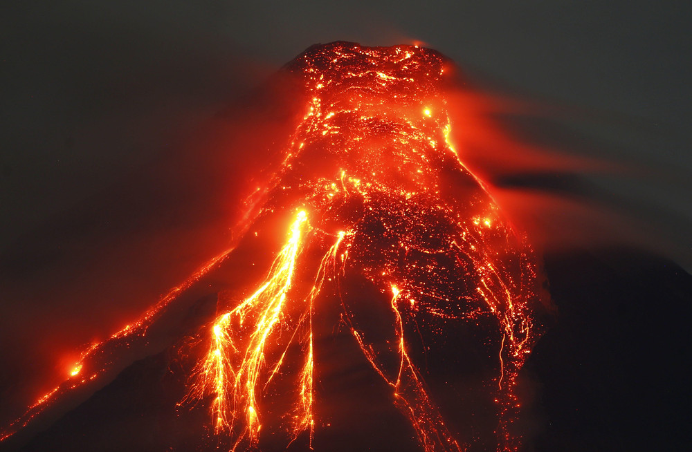fascinating photos - mount mayon eruption