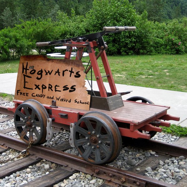 wagon - Hogwarts Express Free Candy and Wisard School